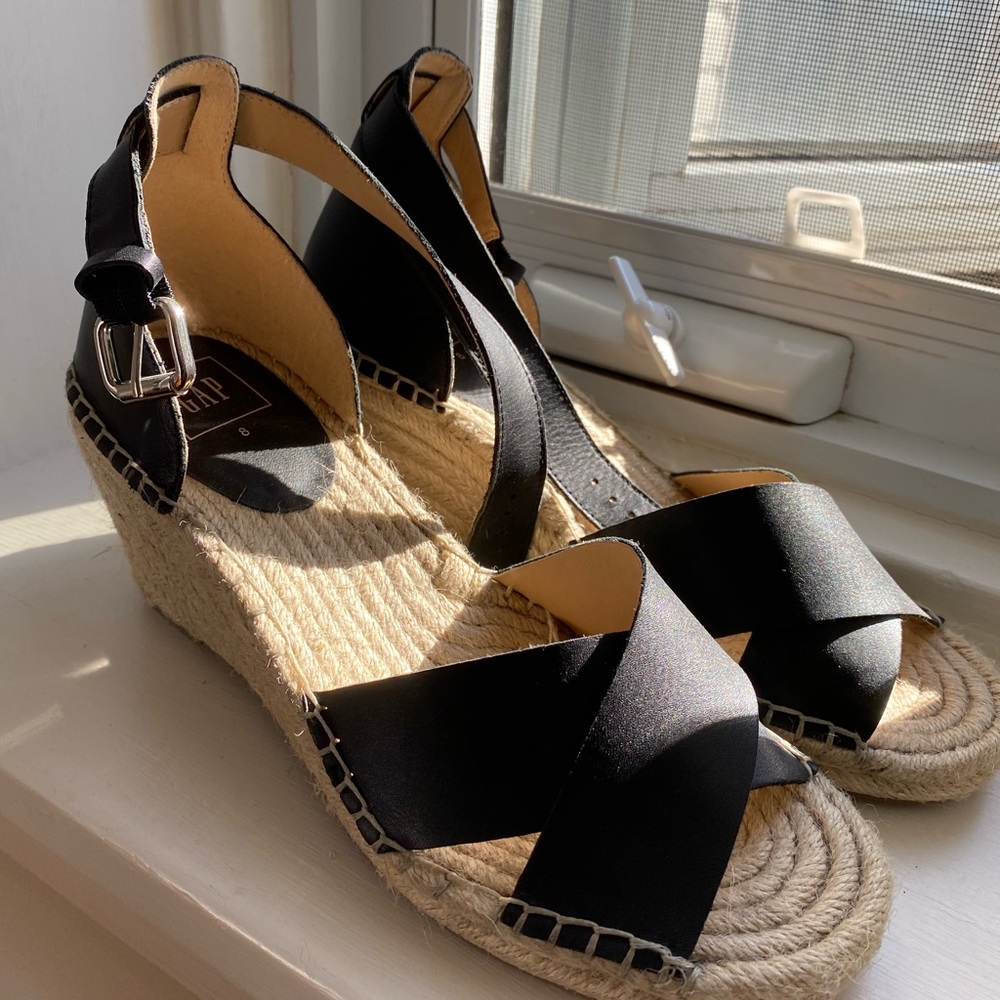 GAP crossover strap Black espadrilles 👠 - Picture 2 of 7